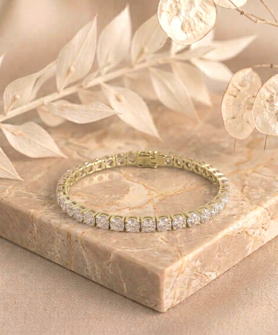 Round Shape Yellow Gold Tennis Bracelet   (0.1cts/ pcs)